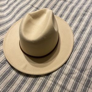 Sungrubbies Temecula Fedora Hat in Ivory